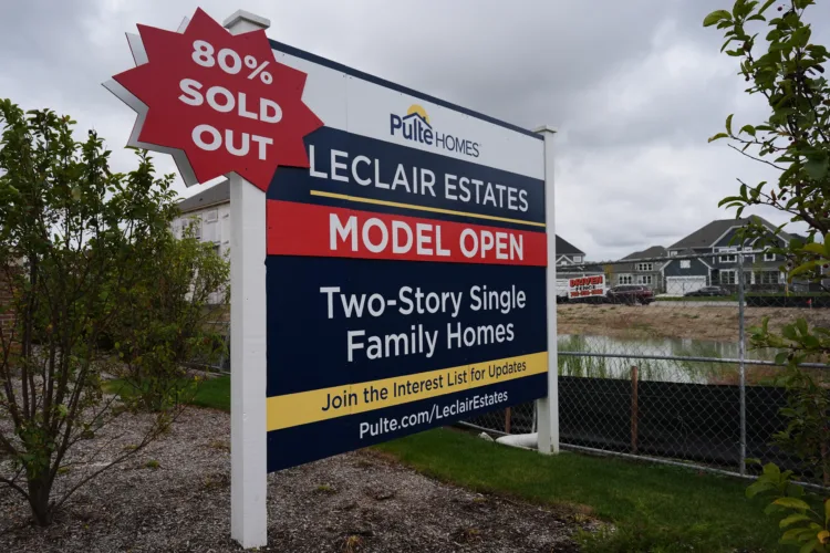 Long-term mortgage rate eases